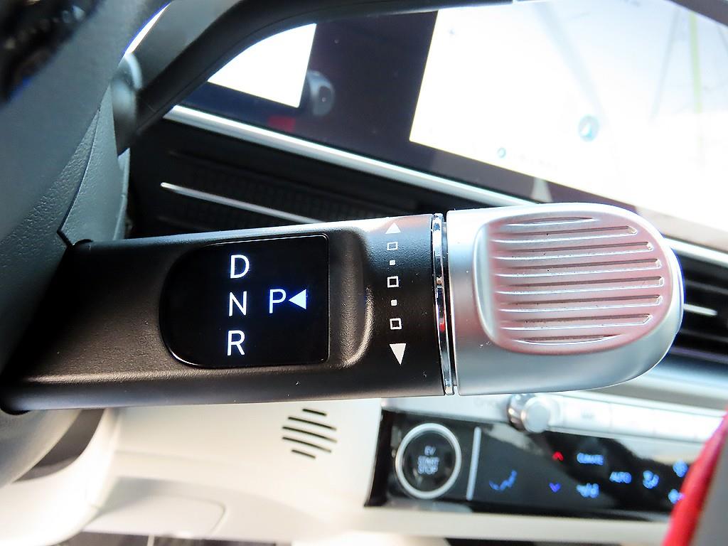 HYUNDAI Ioniq 6 - Vista 11