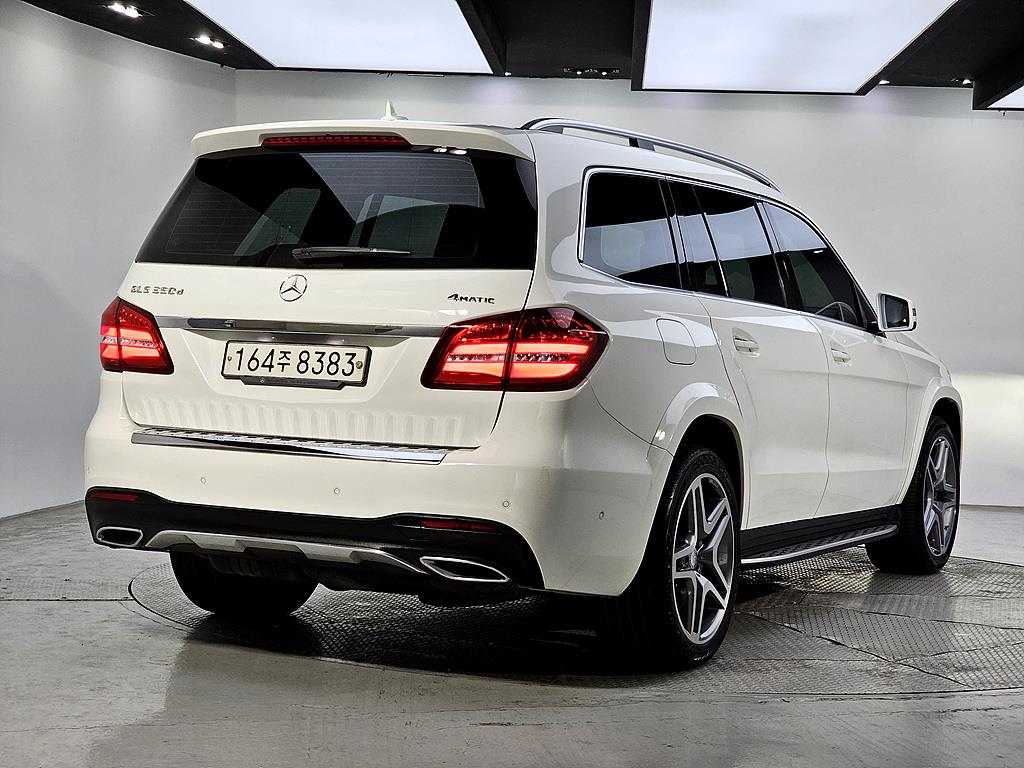 Mercedes Benz GLS Class - Vista 4