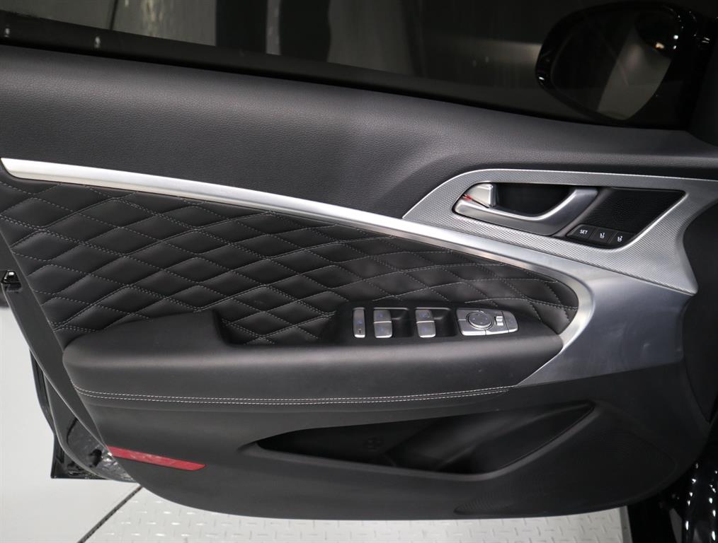 Genesis G70 - Vista 8