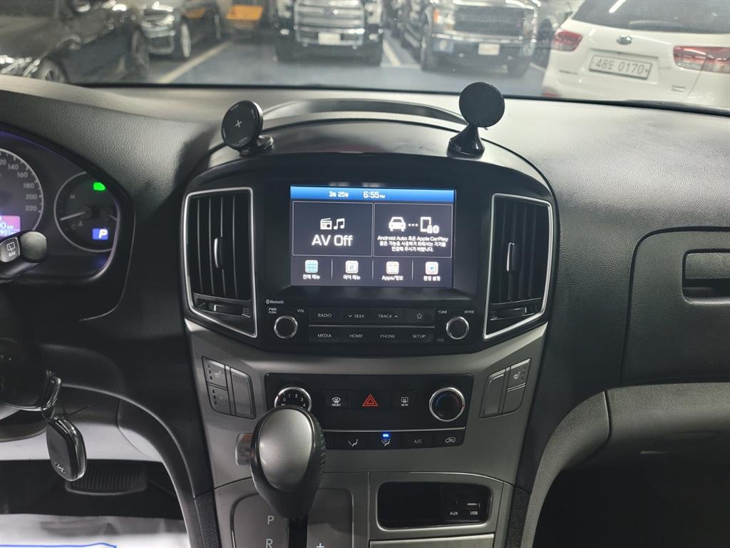 HYUNDAI Starex - Vista 12