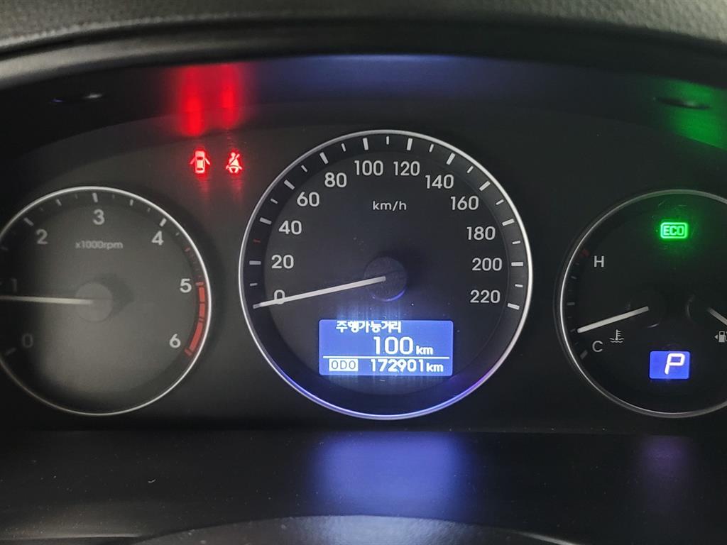 HYUNDAI Starex - Vista 11