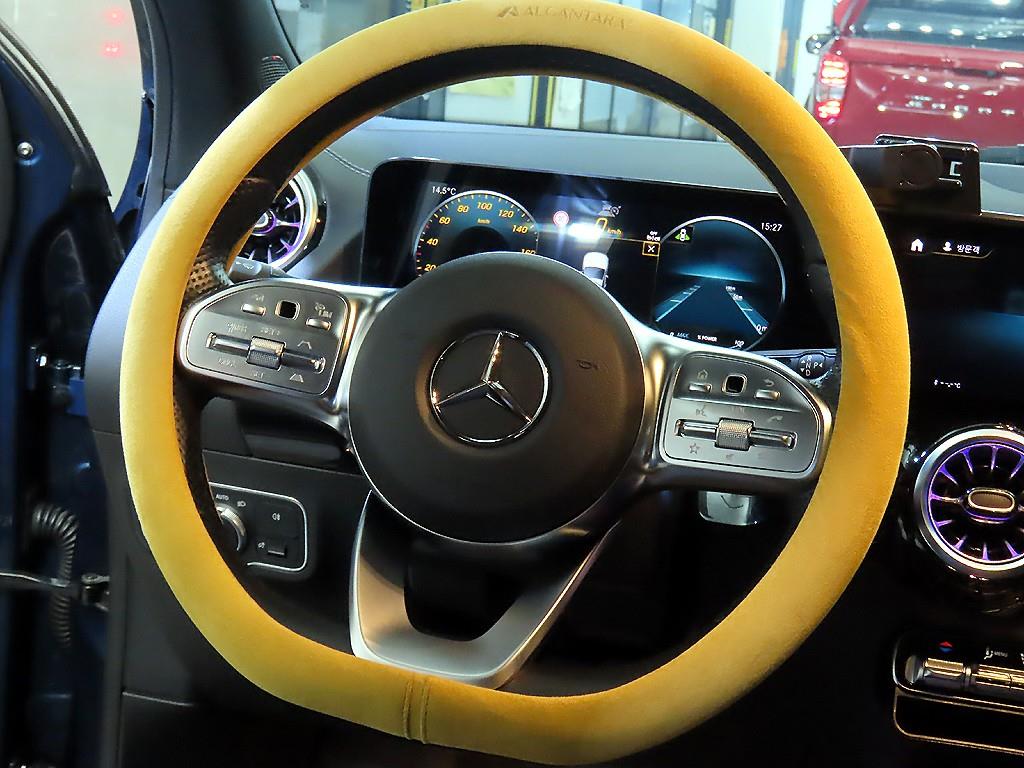 Mercedes Benz EQA - Vista 8