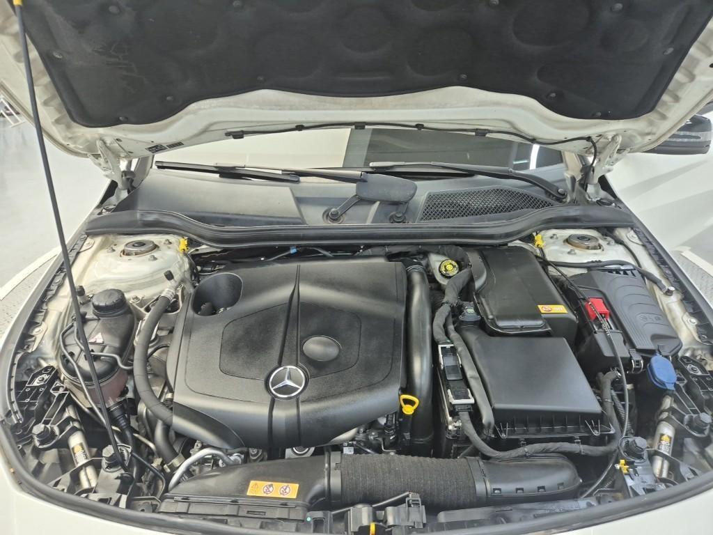 Mercedes Benz CLA Class - Vista 5