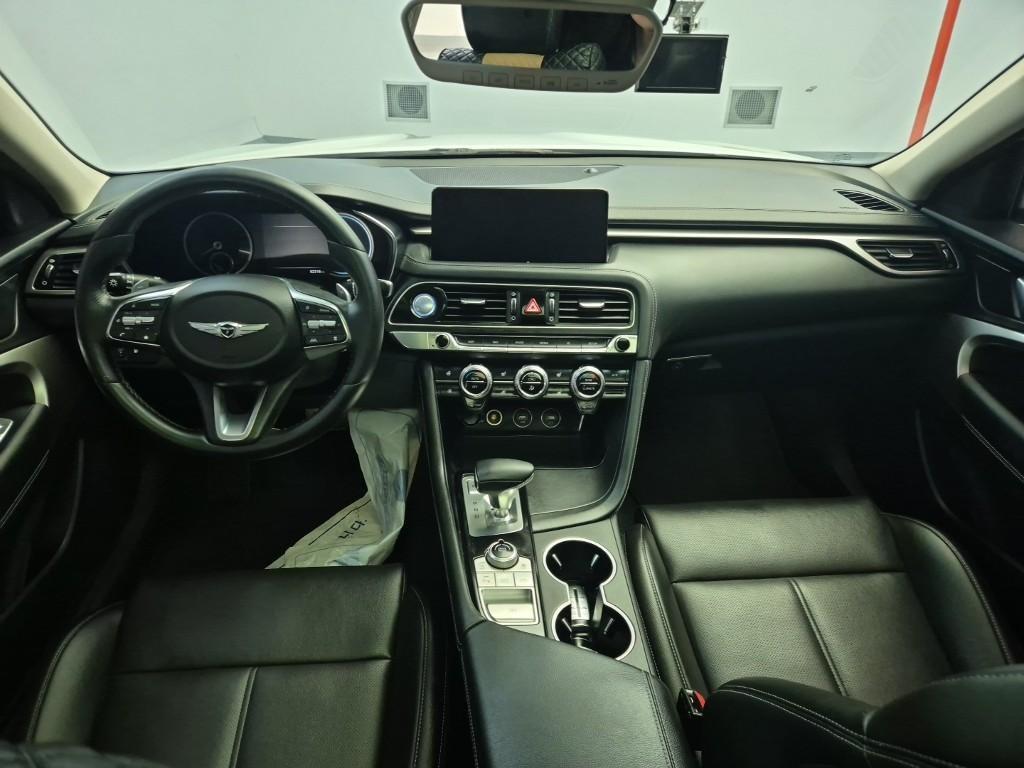 Genesis G70 - Vista 7