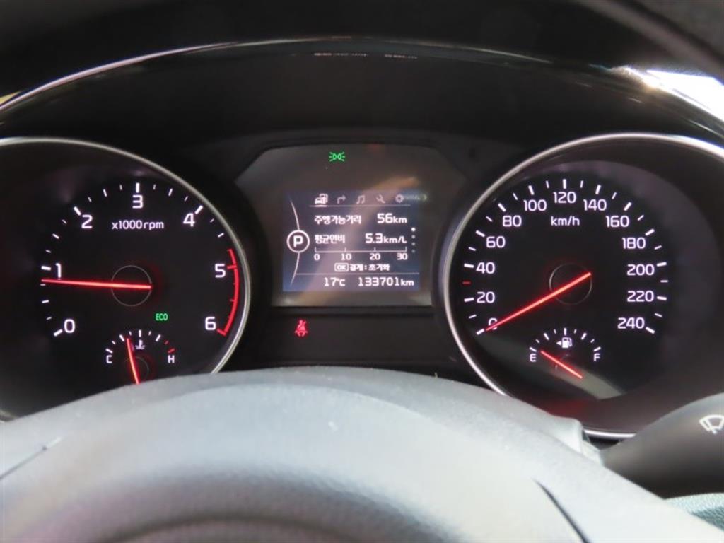 KIA Carnival - Vista 9