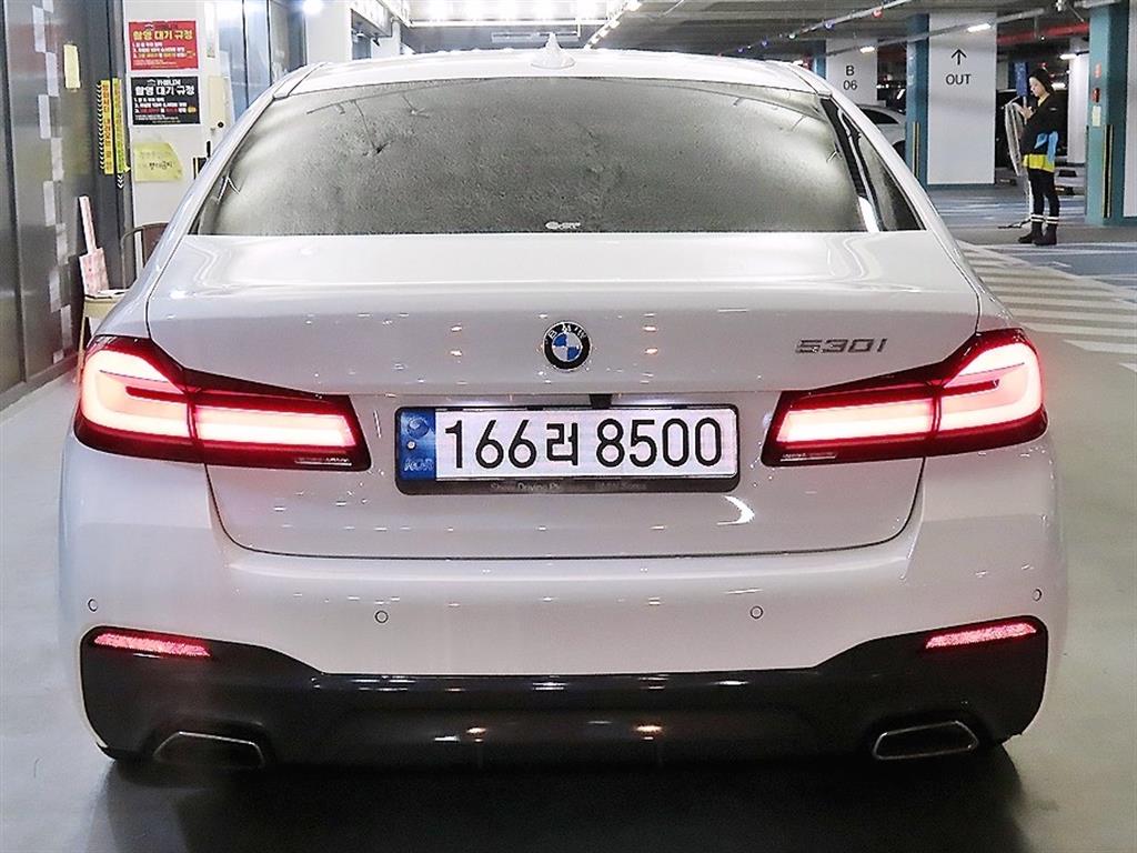 BMW 5 Series - Vista 5