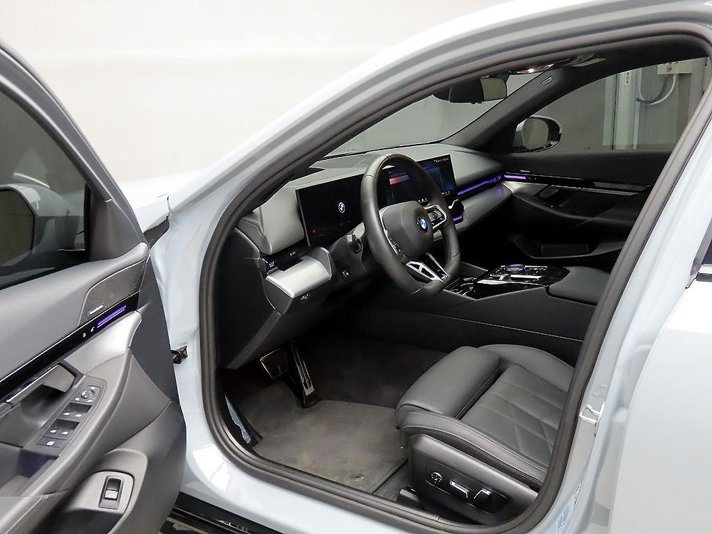 BMW 5 Series - Vista 5