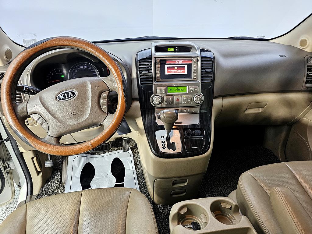 KIA Carnival - Vista 5
