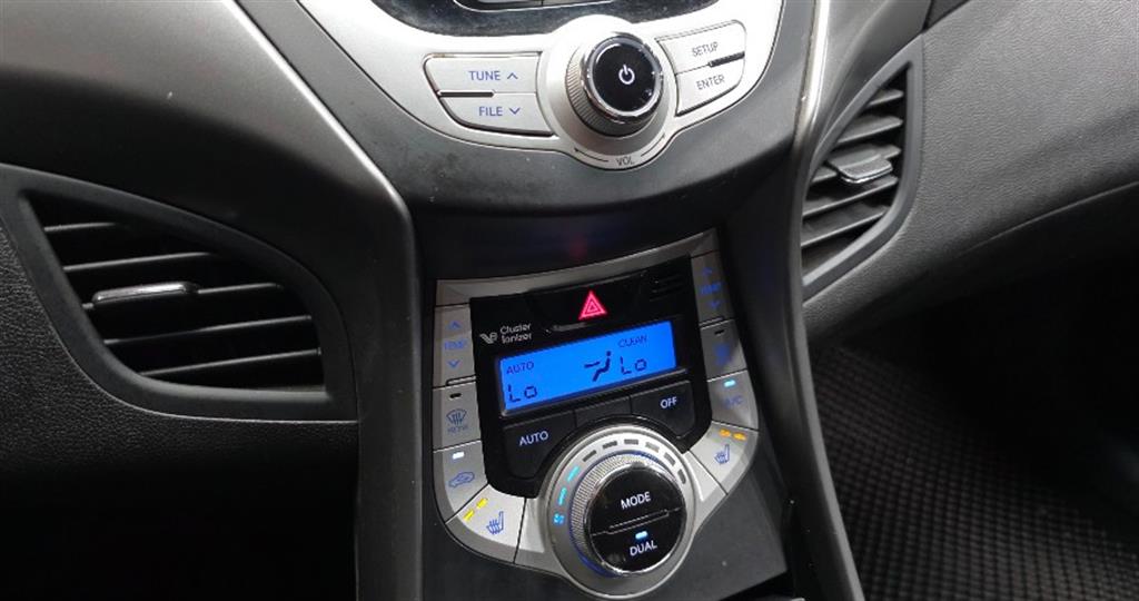 HYUNDAI Avante 2012 Blanco - Importación desde Corea - HF Imports Iquique - Foto 16