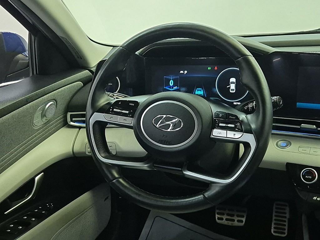 HYUNDAI Avante - Vista 9