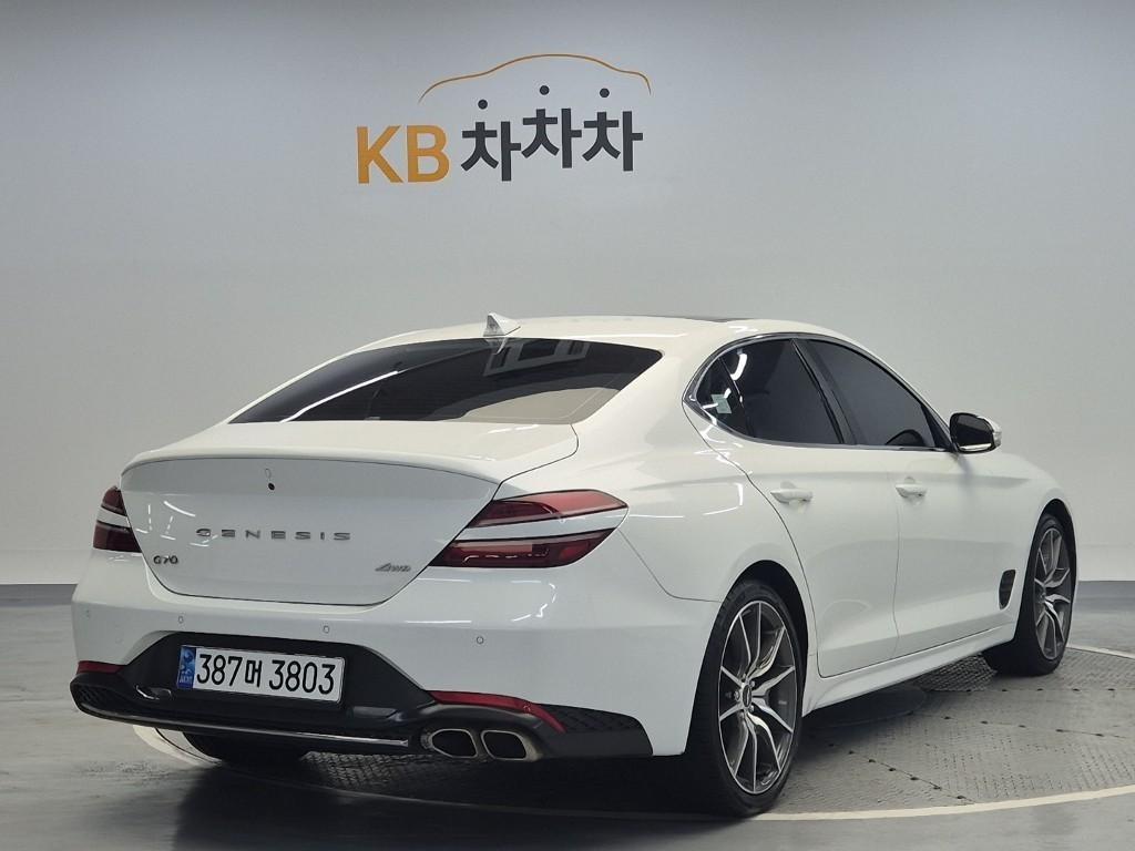 Genesis G70 - Vista 4