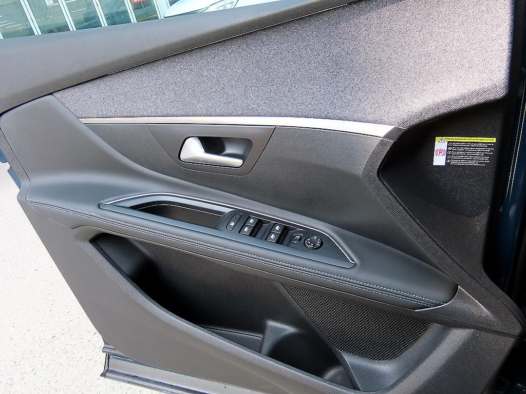 Peugeot 5008 - Vista 11