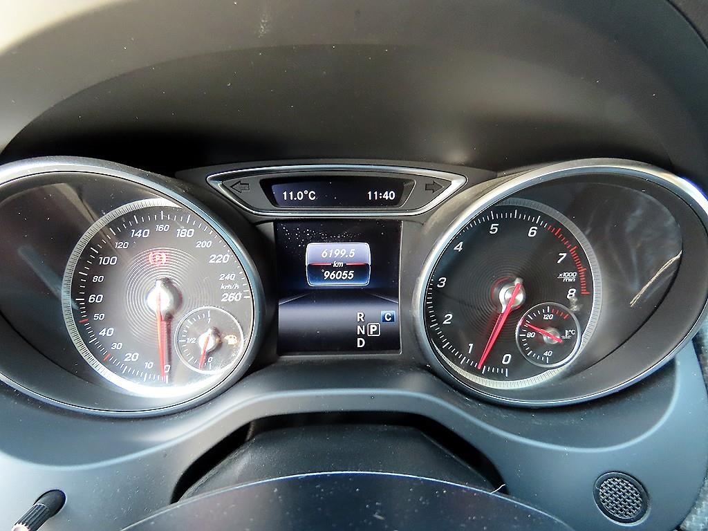 Mercedes Benz GLA Class - Vista 9