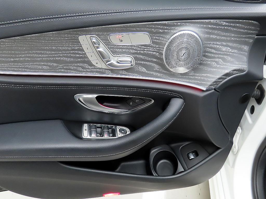 Mercedes Benz E class - Vista 11