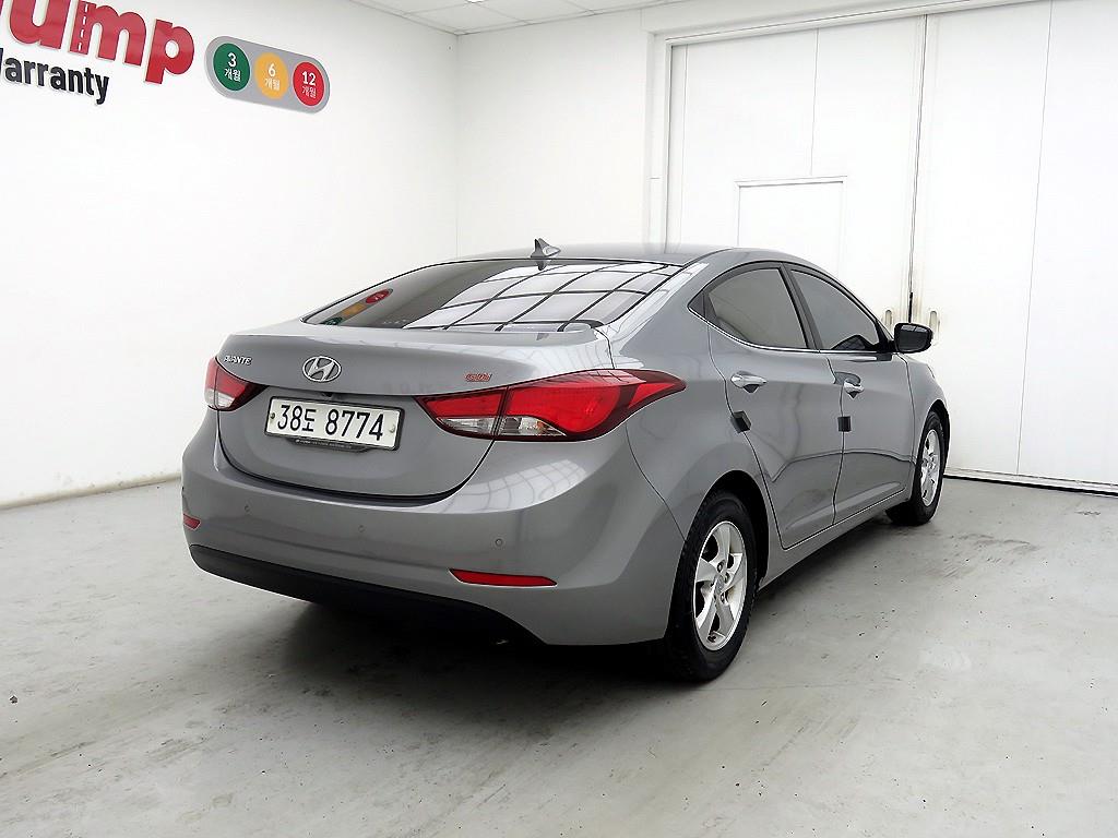 HYUNDAI Avante - Vista 4