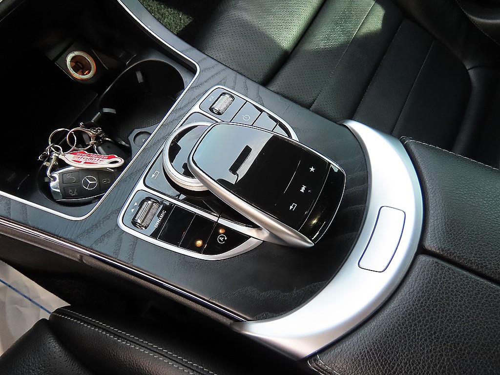 Mercedes Benz C Class - Vista 11