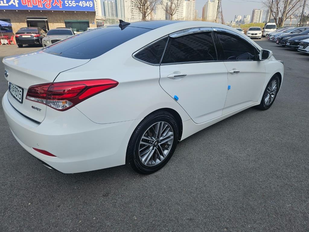 HYUNDAI i40 - Vista 6