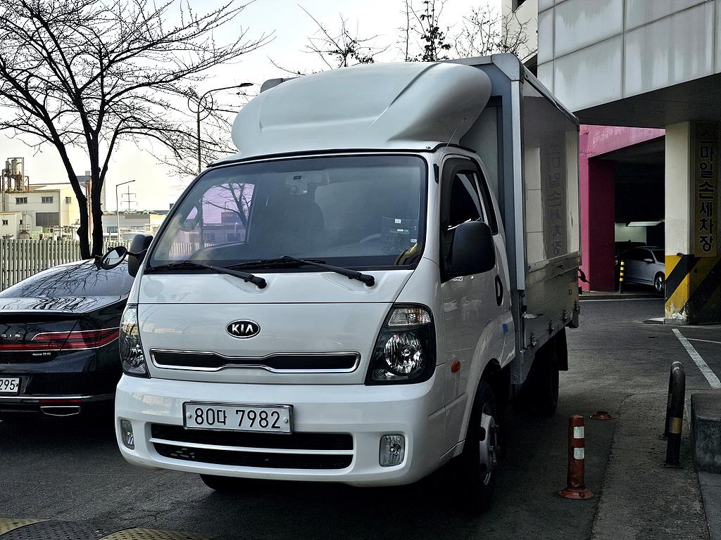 Small Truck Top_Wingbody 2013 Blanco - Importación desde Corea - HF Imports Iquique - Foto 1