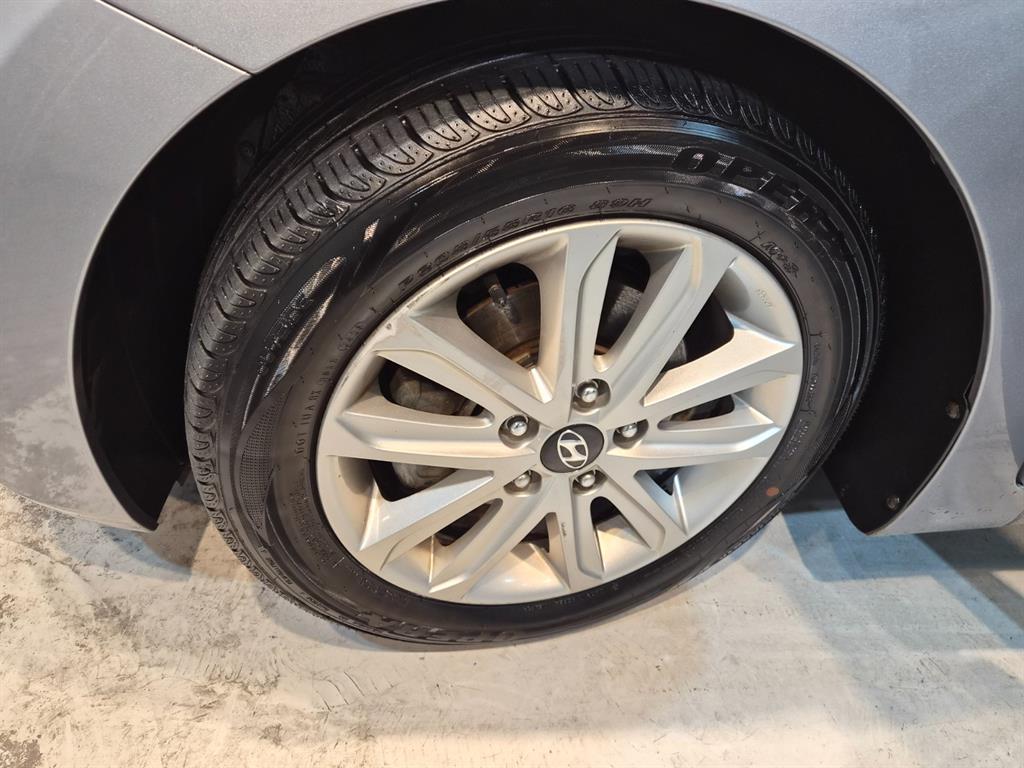 HYUNDAI Avante 2015 Gris - Importación desde Corea - HF Imports Iquique - Foto 19