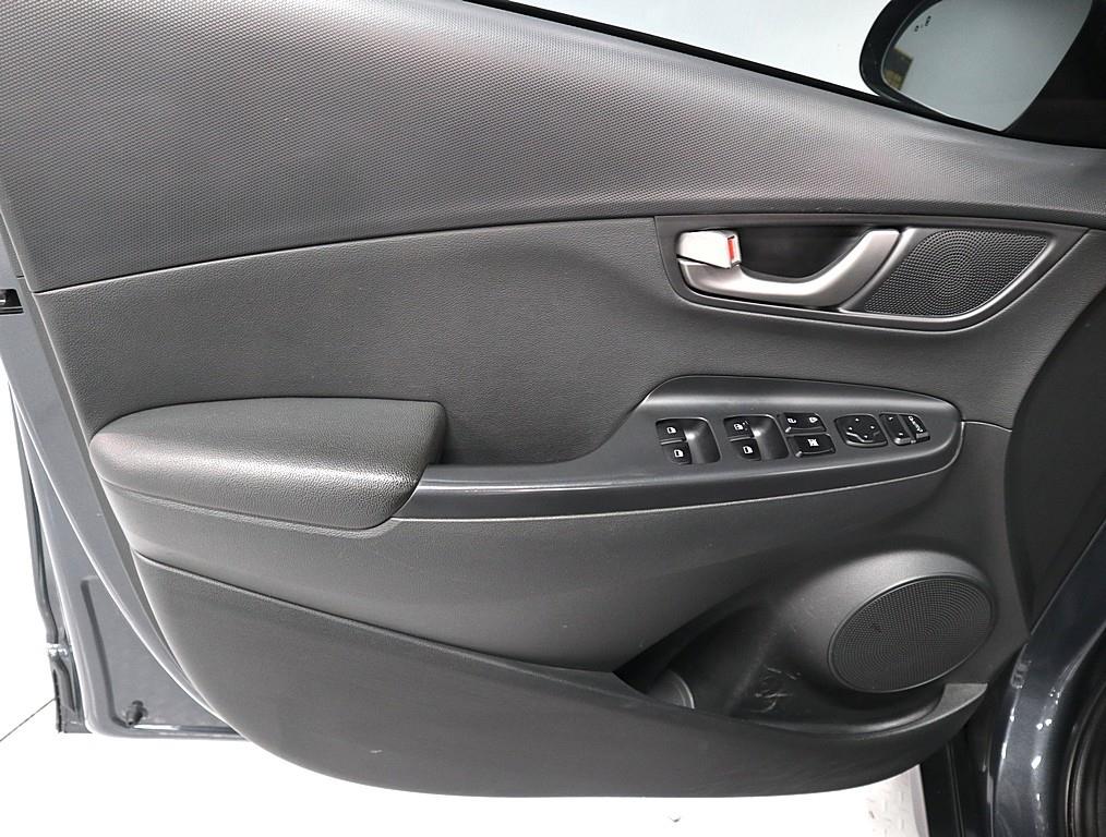 HYUNDAI Kona - Vista 7