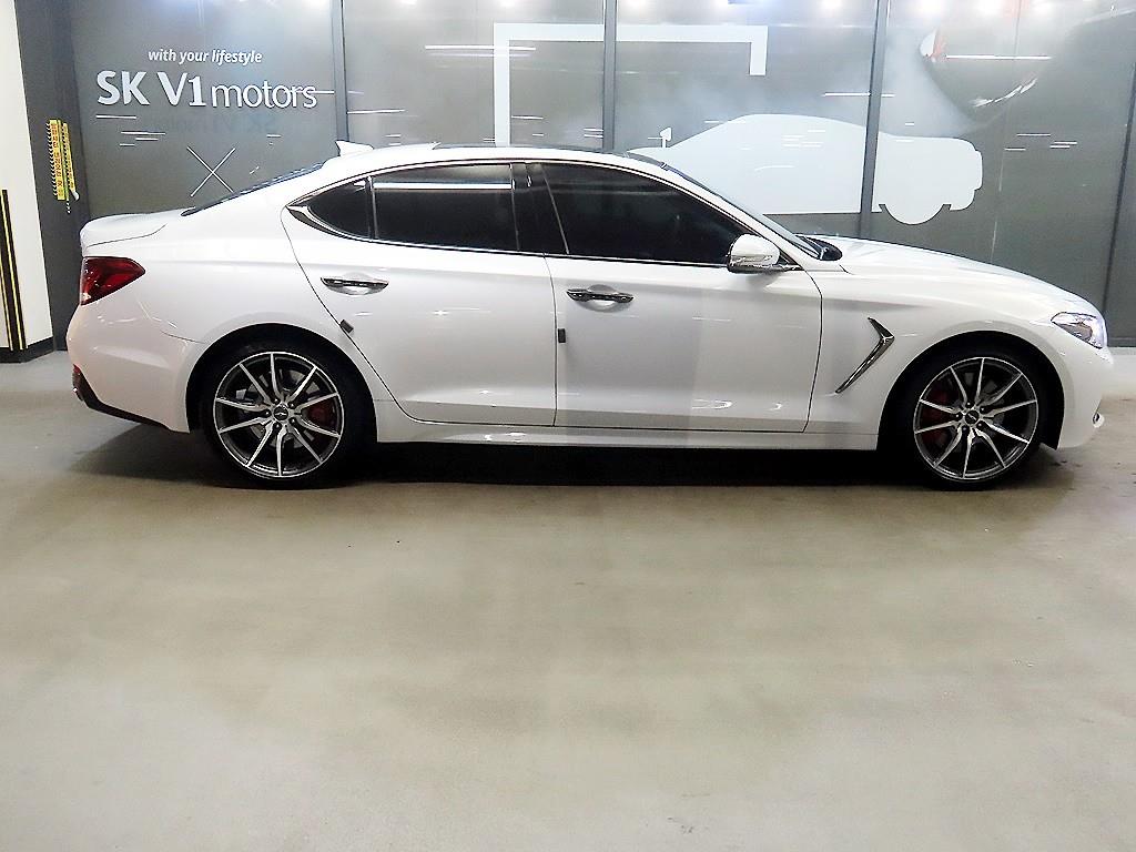 Genesis G70 - Vista 4