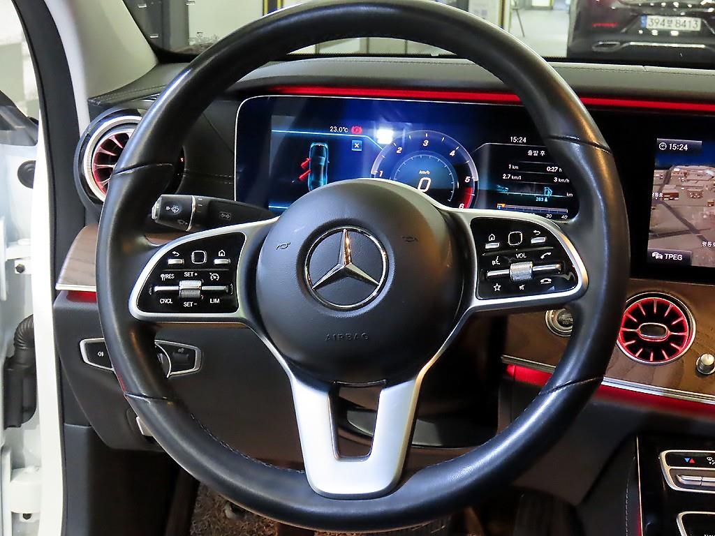 Mercedes Benz E class - Vista 8