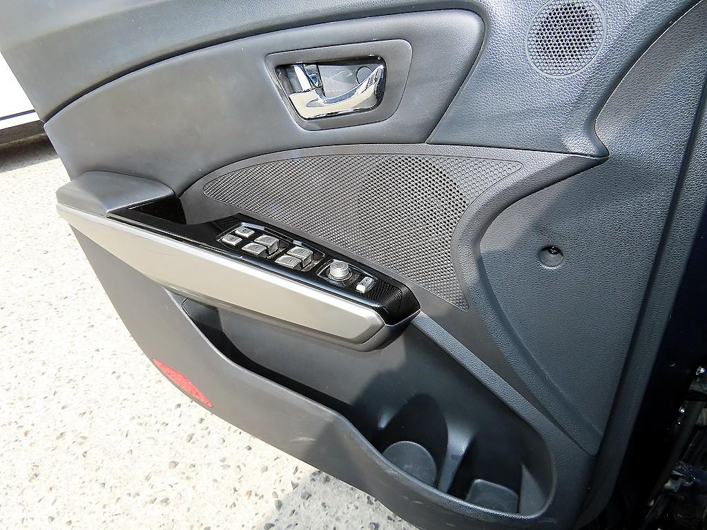 Ssangyong Tivoli - Vista 11