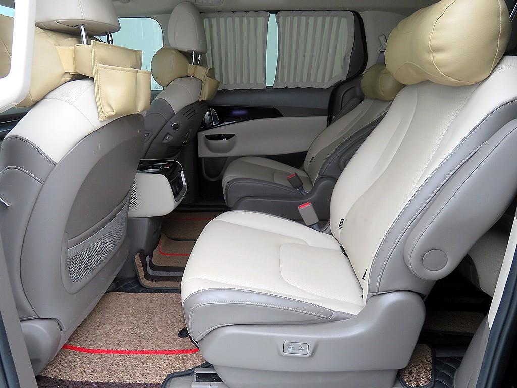 KIA Carnival - Vista 8