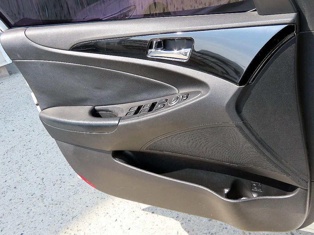 HYUNDAI Sonata - Vista 11