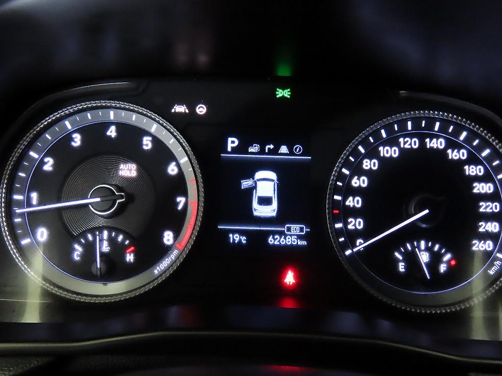 HYUNDAI Sonata - Vista 9