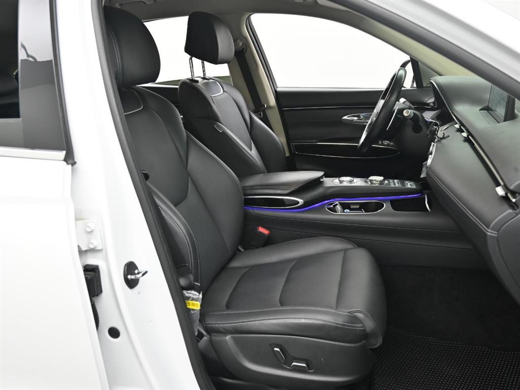 Genesis GV70 - Vista 6