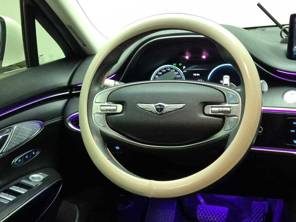 Genesis GV70 - Vista 9