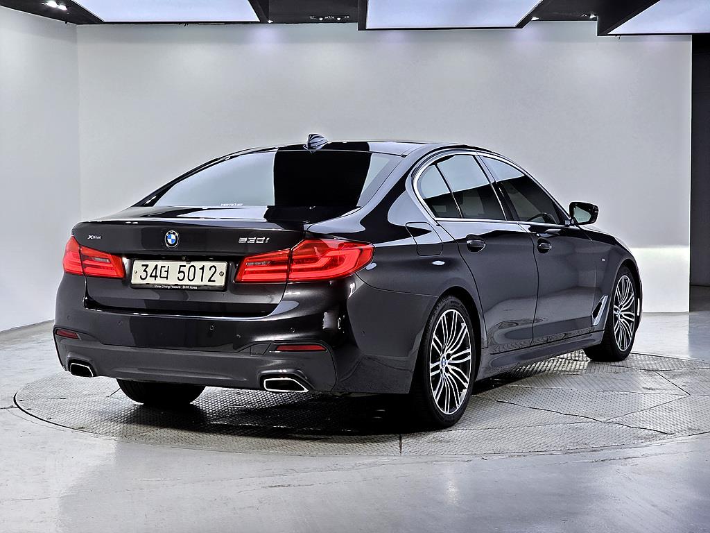 BMW 5 Series - Vista 4