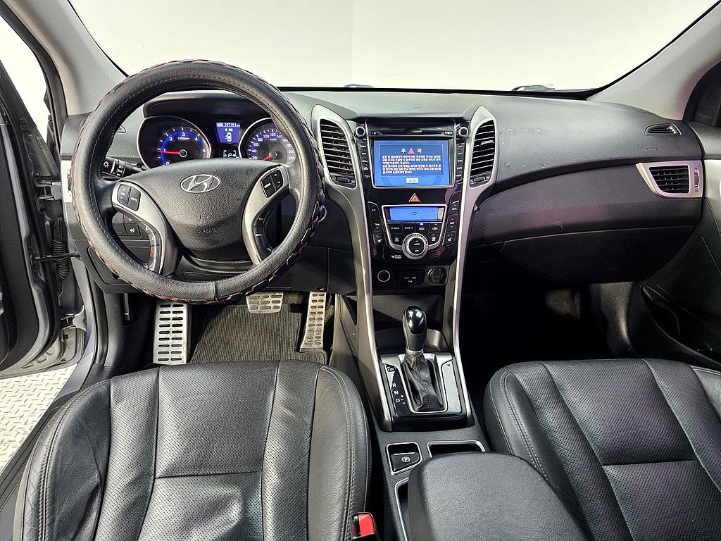 HYUNDAI i30 - Vista 5