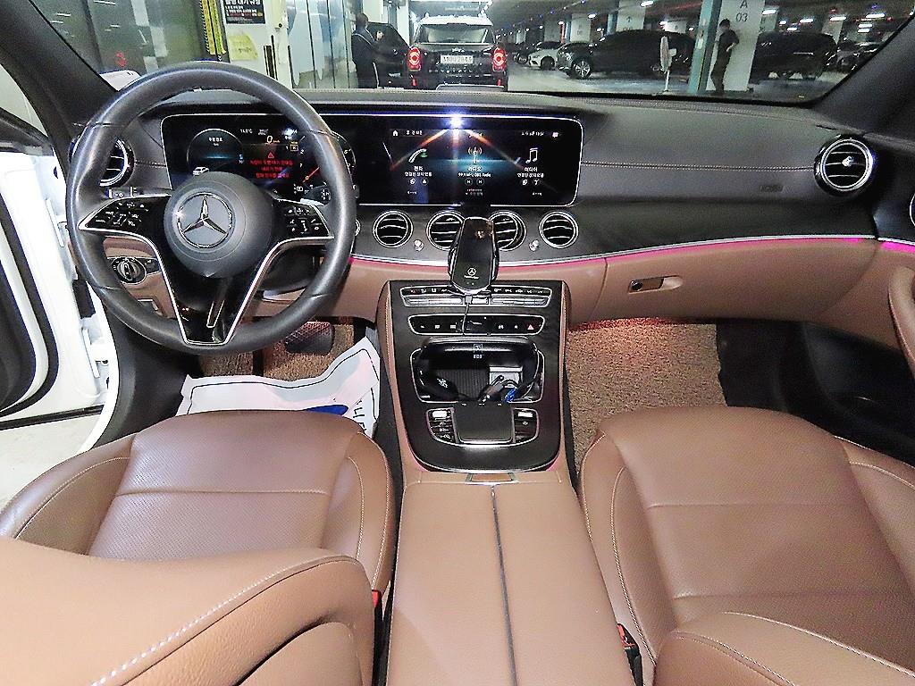 Mercedes Benz E class - Vista 10