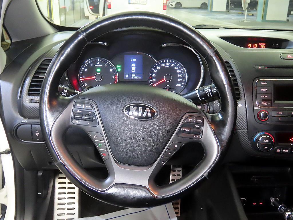 KIA K3 - Vista 8