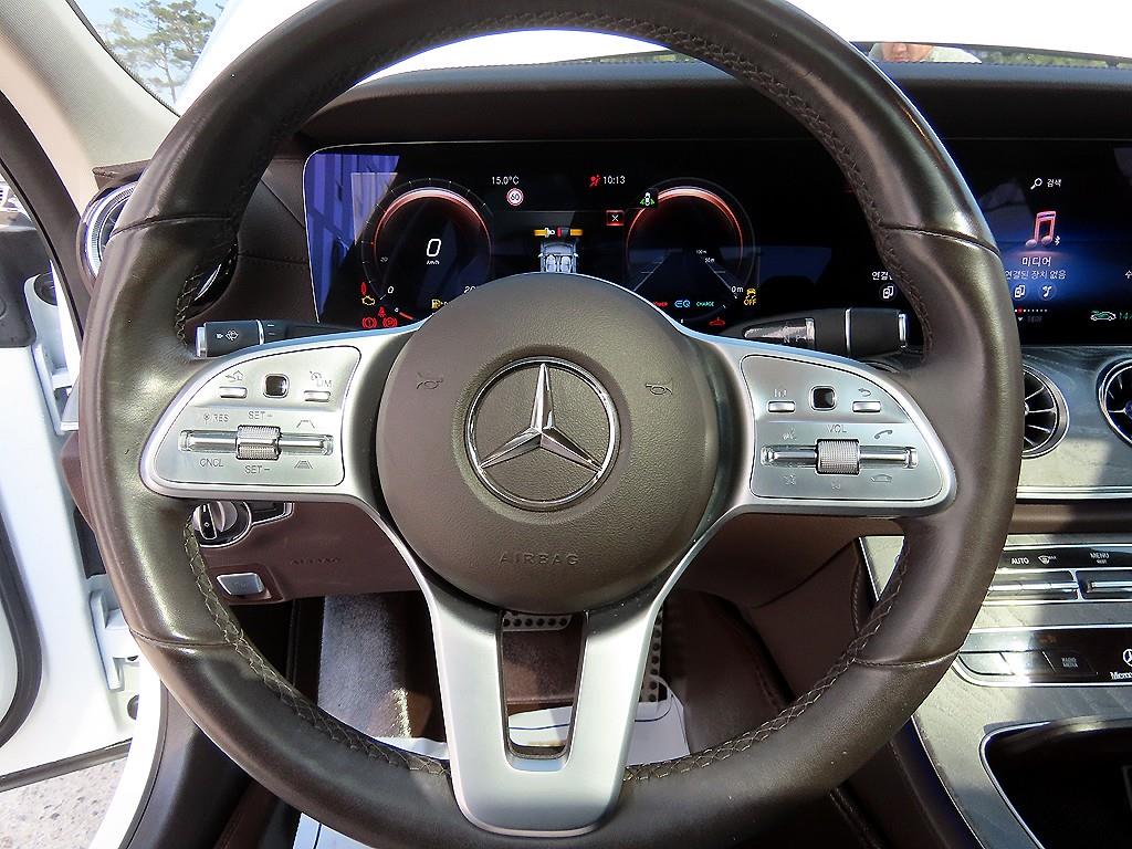 Mercedes Benz CLS Class - Vista 8