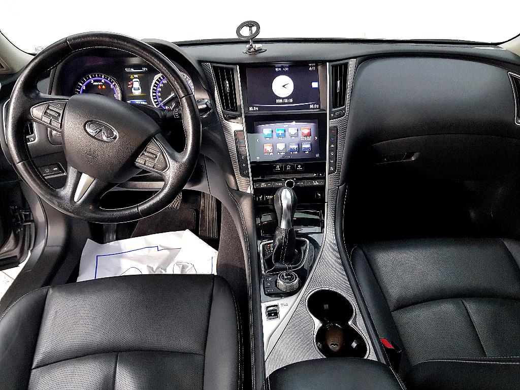 Infiniti Q - Vista 5