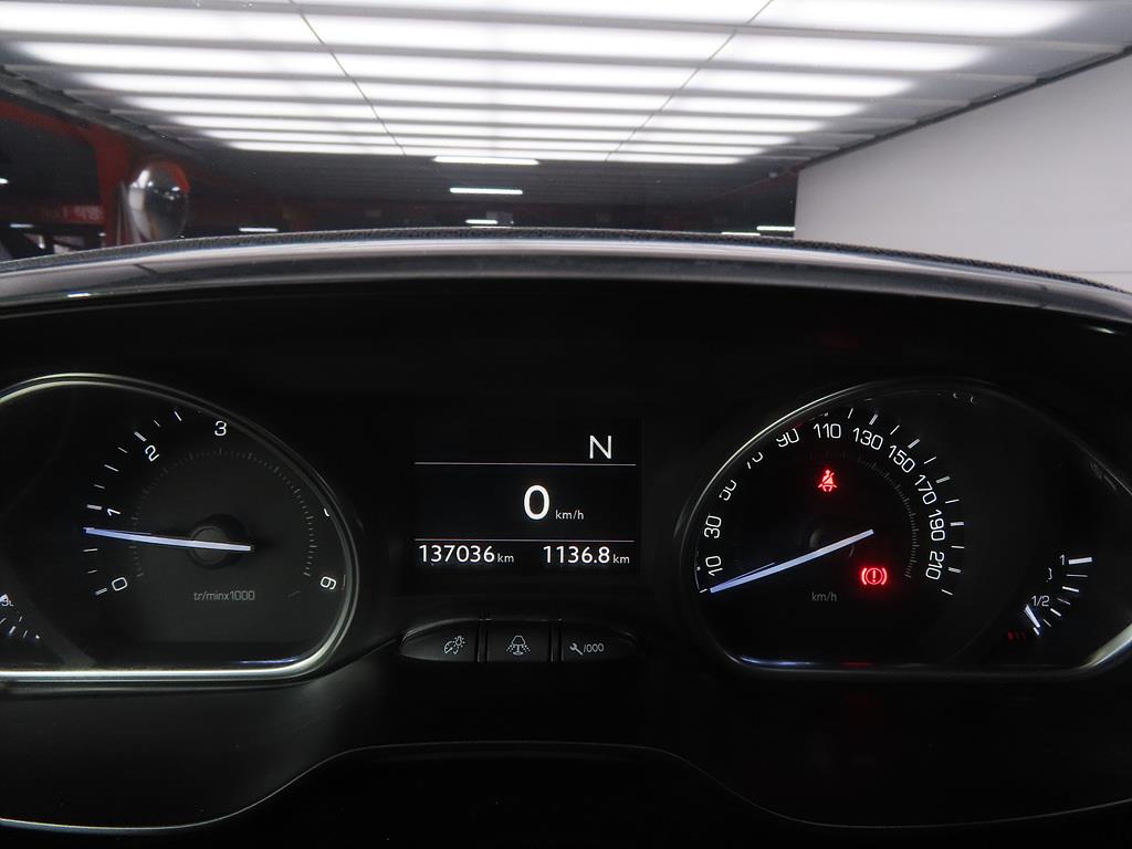 Peugeot 2008 - Vista 9