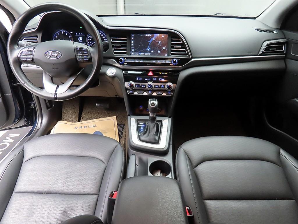 HYUNDAI Avante - Vista 7