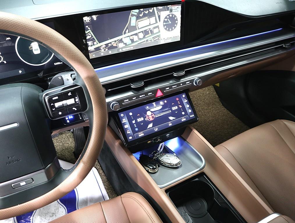 HYUNDAI Grandeur - Vista 11