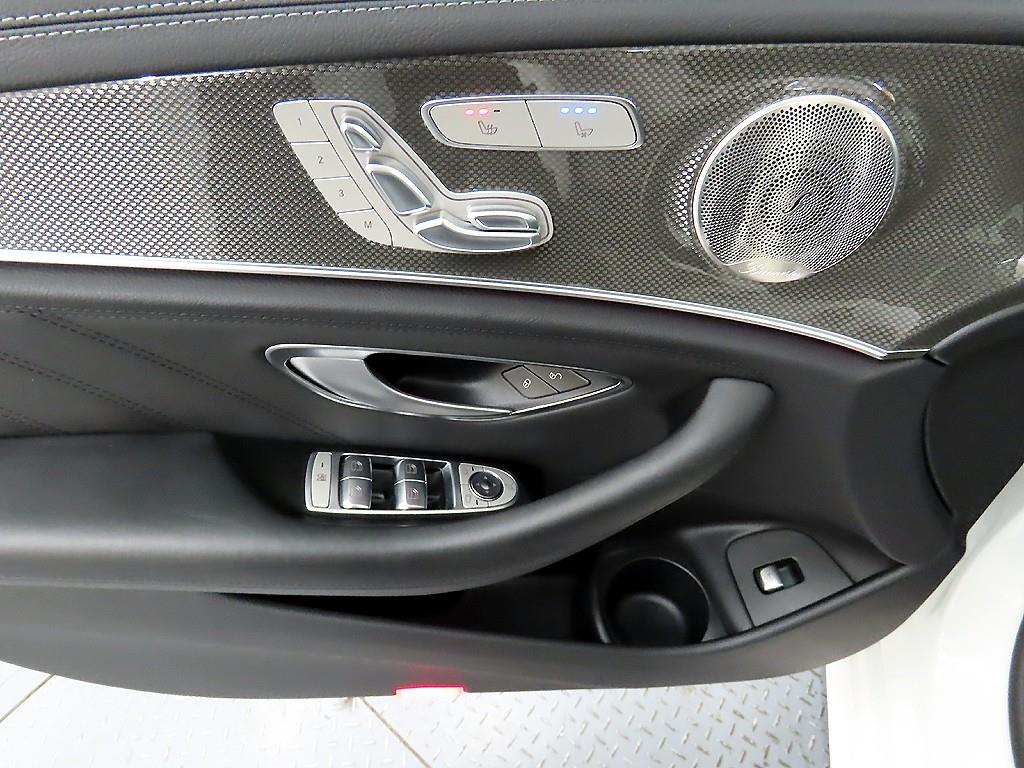 Mercedes Benz E class - Vista 11