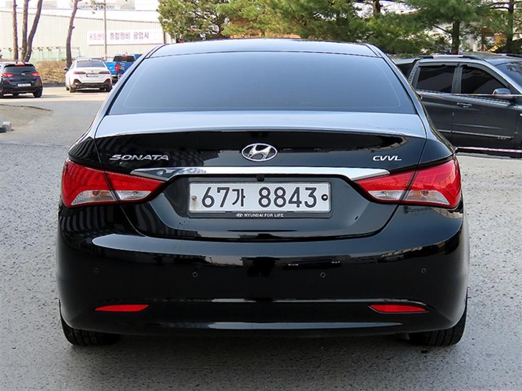 HYUNDAI Sonata - Vista 4