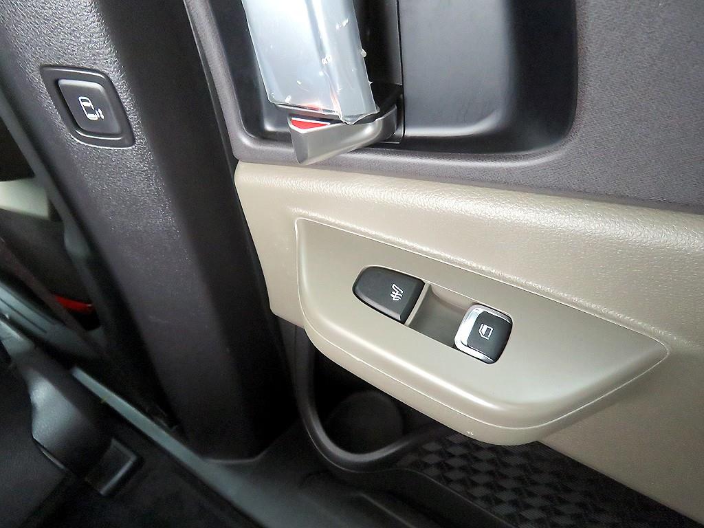 KIA Carnival - Vista 11