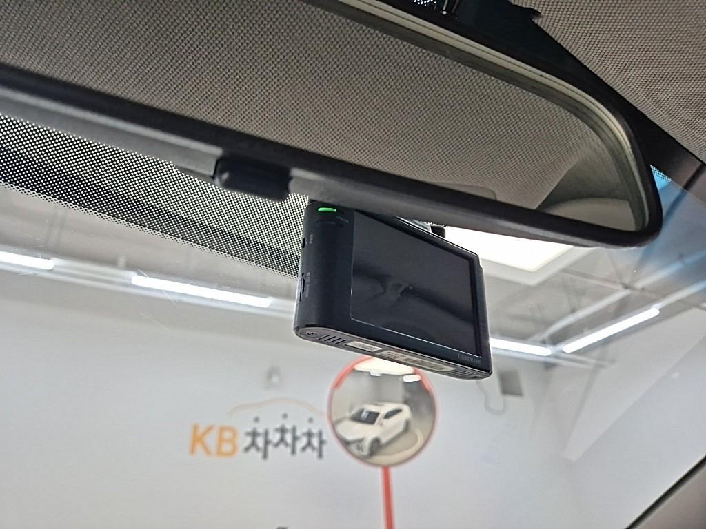 HYUNDAI Ioniq - Vista 7