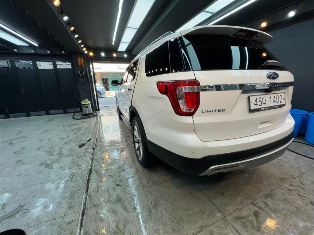 Ford Explorer - Vista 4