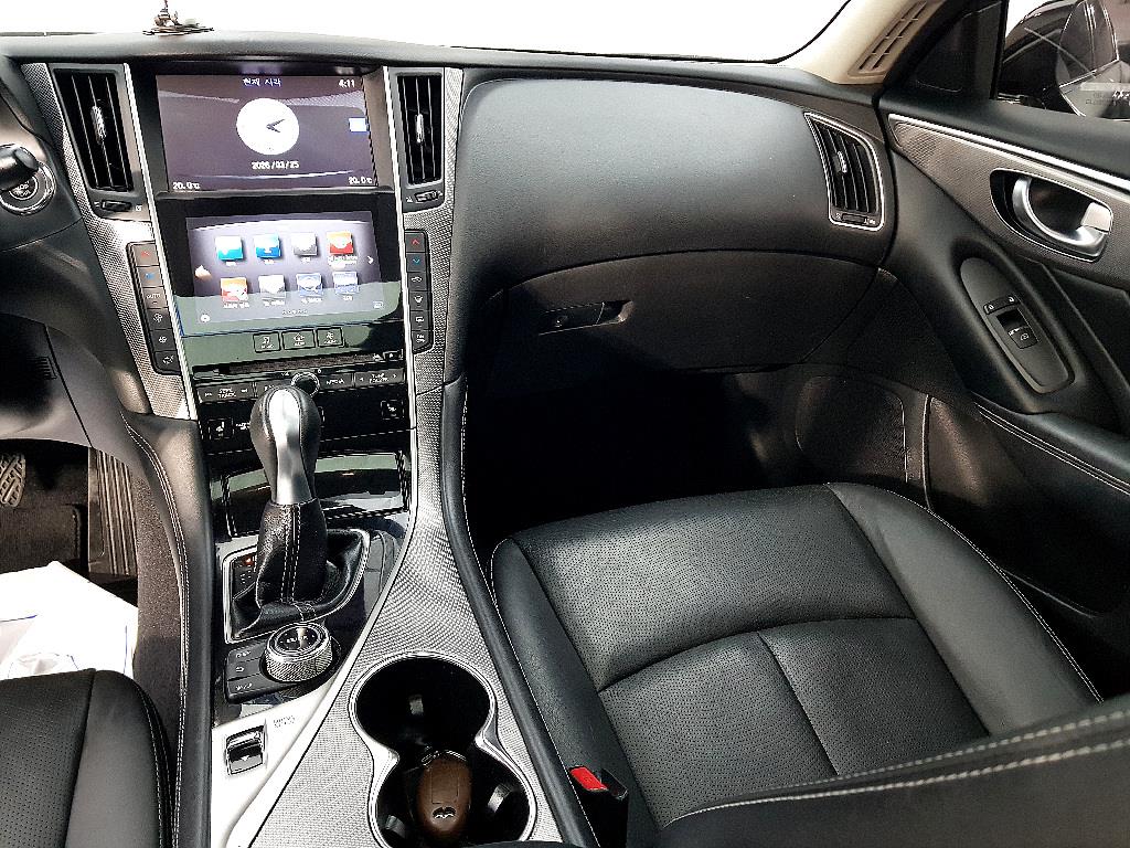 Infiniti Q - Vista 10