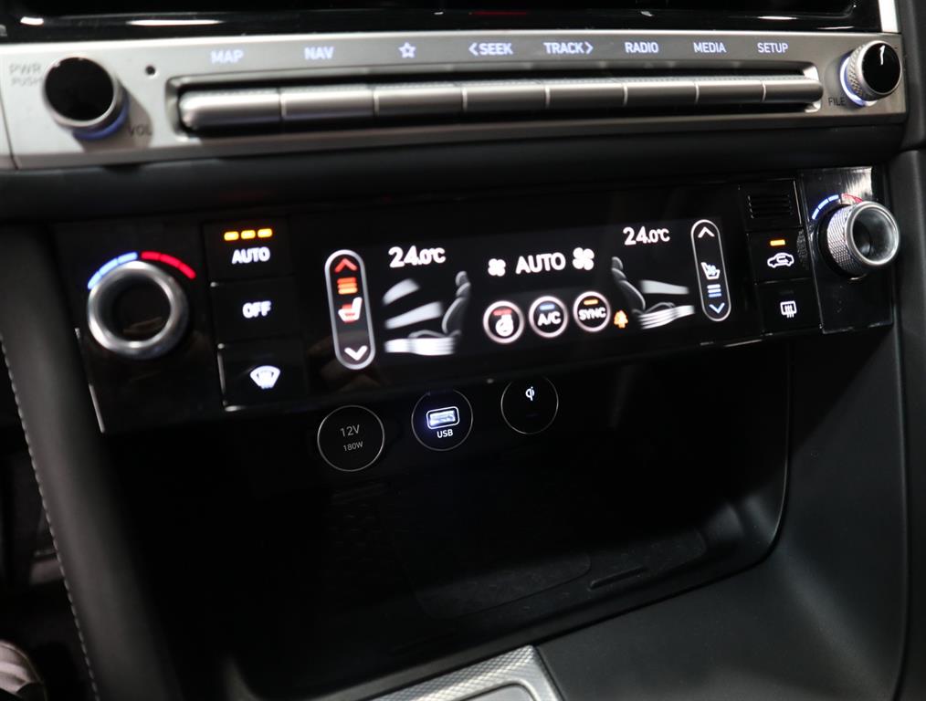 Genesis G70 - Vista 12