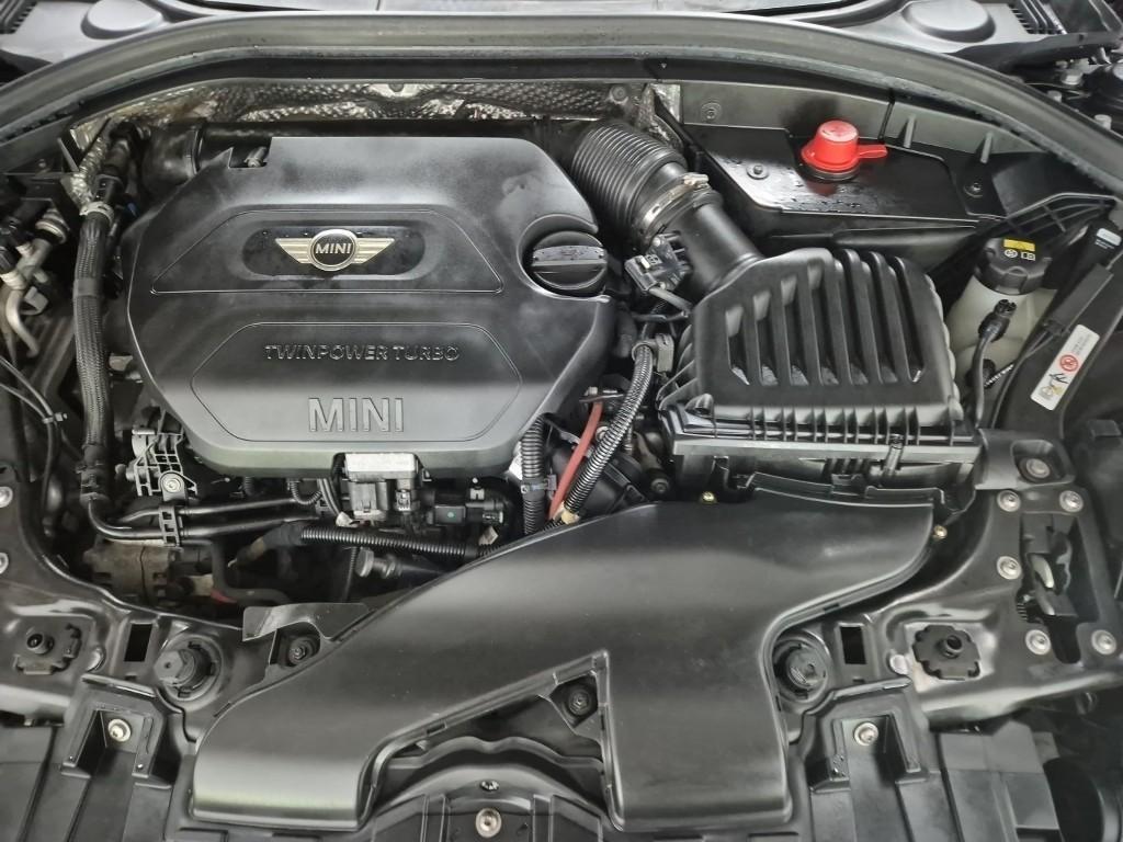 Mini Clubman - Vista 5