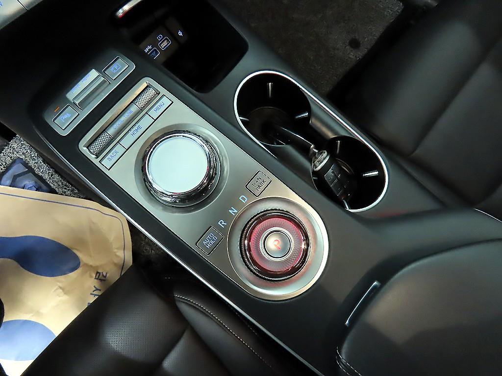 Genesis GV70 - Vista 10